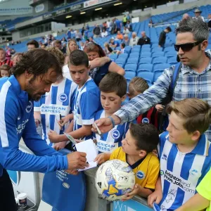 Albion Stars Connect with Fans: Young Seagulls Open Training Session (31st July 2015)