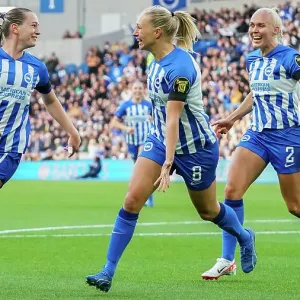 Battle in the Women's Super League: Brighton & Hove Albion vs. Tottenham Hotspur (15OCT23) Battle in the Women's Super League: Brighton & Hove Albion vs. Tottenham Hotspur (15OCT23)