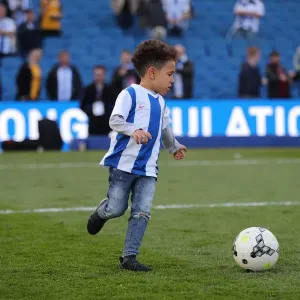 Brighton & Hove Albion: Premier League Survival Celebrated with Emotional Lap of Appreciation (vs Manchester City, 2018-19)