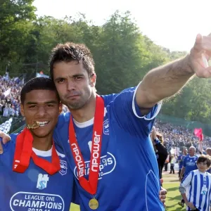 Brighton & Hove Albion: 2011 League 1 Champions - A Glorious Past (2011 League 1 Winners Title) Brighton & Hove Albion: 2011 League 1 Champions - A Glorious Past (2011 League 1 Winners Title)