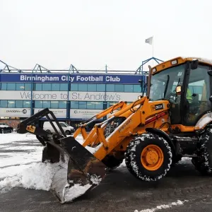 Brighton & Hove Albion: Clearing Snow for Npower Championship Match against Birmingham City (12-12-2022)