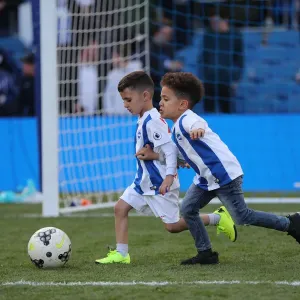 Brighton and Hove Albion: Premier League Survival Celebration - Players Lap of Appreciation (May 2019)