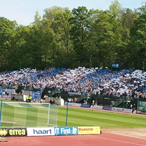 Brighton & Hove Albion vs Stockport County: The Excitement of the Crowd (Withdean Era - 02/05/09)
