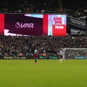 Brighton and Hove Albion vs. West Ham United: A Premier League Battle at London Stadium (01FEB20) Brighton and Hove Albion vs. West Ham United: A Premier League Battle at London Stadium (01FEB20)