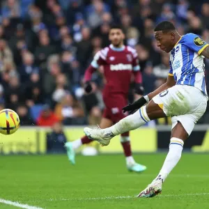 Brighton's Estupinan Scores a Stunning Volley Against West Ham in Premier League Clash (04MAR23) Brighton's Estupinan Scores a Stunning Volley Against West Ham in Premier League Clash (04MAR23)