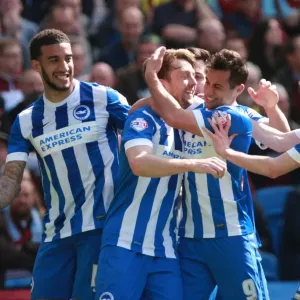 Dale Stephens Scores the Winning Goal: Brighton and Hove Albion vs. Burnley (April 2, 2016, Championship) Dale Stephens Scores the Winning Goal: Brighton and Hove Albion vs. Burnley (April 2, 2016, Championship)