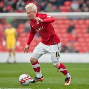 David Perkins of Brighton & Hove Albion in Action against Barnsley, Npower Championship, 2012 David Perkins of Brighton & Hove Albion in Action against Barnsley, Npower Championship, 2012