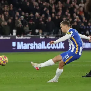 Decisive Moment: West Ham vs. Brighton at The London Stadium, Premier League 2021/22 Decisive Moment: West Ham vs. Brighton at The London Stadium, Premier League 2021/22