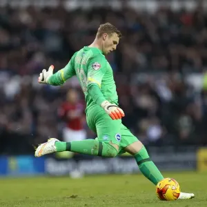 Focused David Stockdale: Brighton and Hove Albion vs Derby County Championship Showdown at iPro Stadium (December 2014)