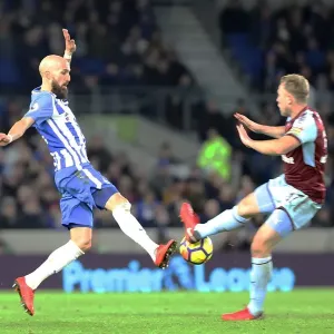 Intense Face-off: Bruno vs. Arfield in Brighton & Hove Albion vs. Burnley (December 16, 2017) Intense Face-off: Bruno vs. Arfield in Brighton & Hove Albion vs. Burnley (December 16, 2017)