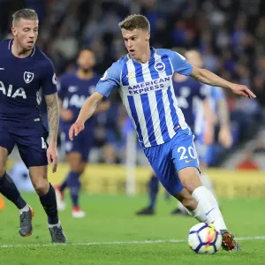 Intense Midfield Rivalry: March vs Alderweireld in Brighton & Hove Albion vs Tottenham Hotspur (17APR18)