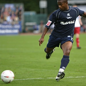 Leon Knight in Action: Shooting for Brighton & Hove Albion Against Sheffield United (2004/05)