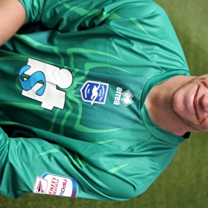 Mitch Walker: Brighton and Hove Albion FC Goalkeeper in Action