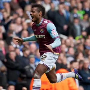 Ricardo Vaz Te Scores the Second Goal for West Ham United against Brighton & Hove Albion in the Npower Championship, April 14, 2012