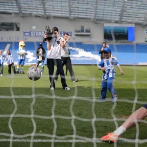 Young Seagulls Prints: Seagulls Priority Open Training Day 08APR15