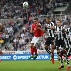 Sky Bet Championship Showdown: Newcastle United vs. Brighton and Hove Albion at St. James Park (27/08/2016) Sky Bet Championship Showdown: Newcastle United vs. Brighton and Hove Albion at St. James Park (27/08/2016)