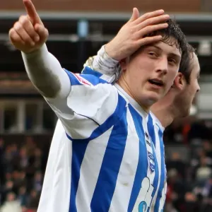 Tommy Elphick's Unwavering Determination: A Defiant Seagull with Brighton & Hove Albion FC Tommy Elphick's Unwavering Determination: A Defiant Seagull with Brighton & Hove Albion FC