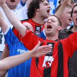 Season 2009-10 Home games Photographic Print Collection: Southend United