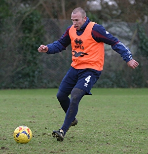 Images Dated 16th November 2006: Adam Hinshelwood training at Falmer 2006