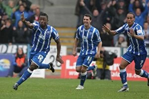 Images Dated 11th September 2010: Brighton & Hove Albion 2010-11 Home Season: MK Dons Game