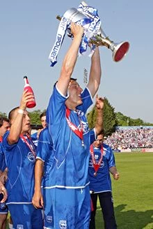 Images Dated 30th April 2011: Brighton & Hove Albion: 2011 League 1 Champions - 2011 League 1 Winners