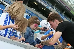 Images Dated 31st July 2015: Brighton & Hove Albion FC: Glen Rea Signing Autographs at Young Seagulls Open Training Session