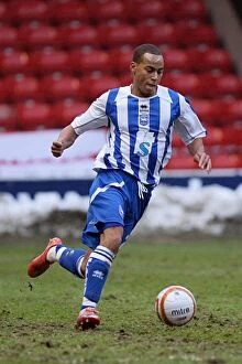 Images Dated 16th January 2010: Brighton & Hove Albion FC's Star Player Elliott Bennett