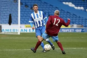 Images Dated 29th April 2015: Brighton & Hove Albion: Playing on the Pitch (April 29, 2015)
