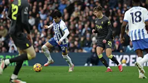 Weaves His Way Through Prints: Brighton and Hove Albion v Everton Premier League 25JAN25