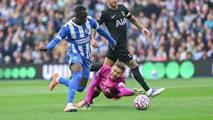 Weaves His Way Through Prints: Brighton and Hove Albion v Tottenham Hotspur
Premier League
20SEP25