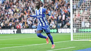 Weaves His Way Through Prints: Brighton and Hove Albion v Tottenham Hotspur
Premier League
20SEP25