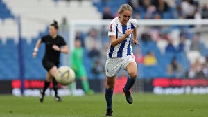 Images Dated 28th April 2019: Brighton & Hove Albion Women vs. Arsenal Women: WSL Clash at American Express Community Stadium