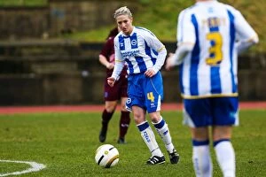Images Dated 15th December 2013: Brighton & Hove Albion Women vs. Portsmouth: 2013-14 Season Match