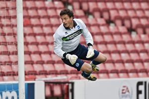 Images Dated 28th April 2012: David Gonzalez in Action: Brighton & Hove Albion vs Barnsley, Npower Championship 2012