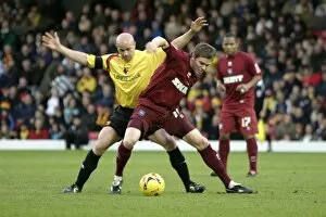 Images Dated 16th May 2006: Dean Hammond midfield tackle