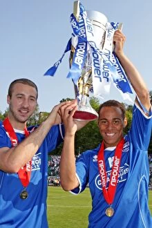 2011 League 1 Winners Collection: Elliott Bennett