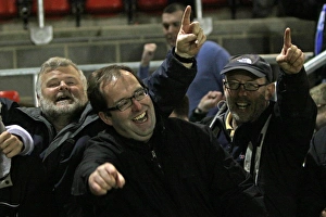 Images Dated 29th March 2011: Fans Dagenham 29MAR11 PH 0940