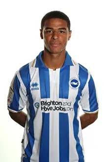 Focused Midfielder Liam Bridcutt: Ready for Action with Brighton & Hove Albion