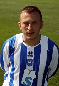 Gary Hart: Unwavering Focus and Determination - Brighton & Hove Albion FC's Tenacious Goalkeeper