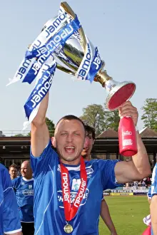 Gary Hart: Unyielding Resilience in Brighton and Hove Albion FC Colors
