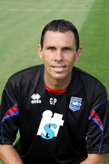 Images Dated 7th August 2010: Gus Poyet