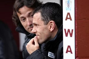 Images Dated 6th April 2012: Gus Poyet at the Helm: Brighton & Hove Albion at Turf Moor, April 2012