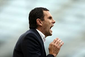 Images Dated 26th January 2013: Gus Poyet's Passionate Moment: Brighton & Hove Albion vs Arsenal, FA Cup 2013