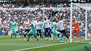 Intense Battle: Premier League Rivalry - Tottenham Hotspur vs. Brighton and Hove Albion (16APR22)