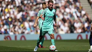 Intense Battle: Premier League Showdown - Tottenham Hotspur vs. Brighton & Hove Albion (16APR22)