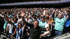 Intense Battle: Premier League Showdown - Tottenham Hotspur vs. Brighton & Hove Albion (16APR22)