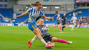 Intense WSL Clash: Brighton & Hove Albion Women vs. Leicester City Women (14NOV21)