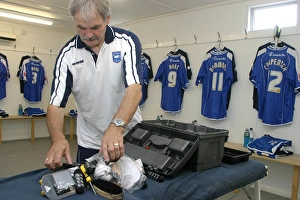 Images Dated 9th November 2006: Kit Man
