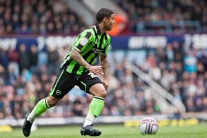 Images Dated 14th April 2012: Liam Bridcutt Fights for Possession Against West Ham United (April 14, 2012)