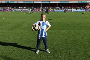 Images Dated 21st October 2018: Mascots - Man City-7520